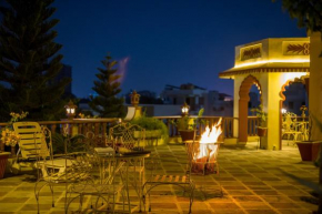 Alaya Stays 2 BHK With Garden & Outdoor Area - Abhimanyu Mansion Topaz